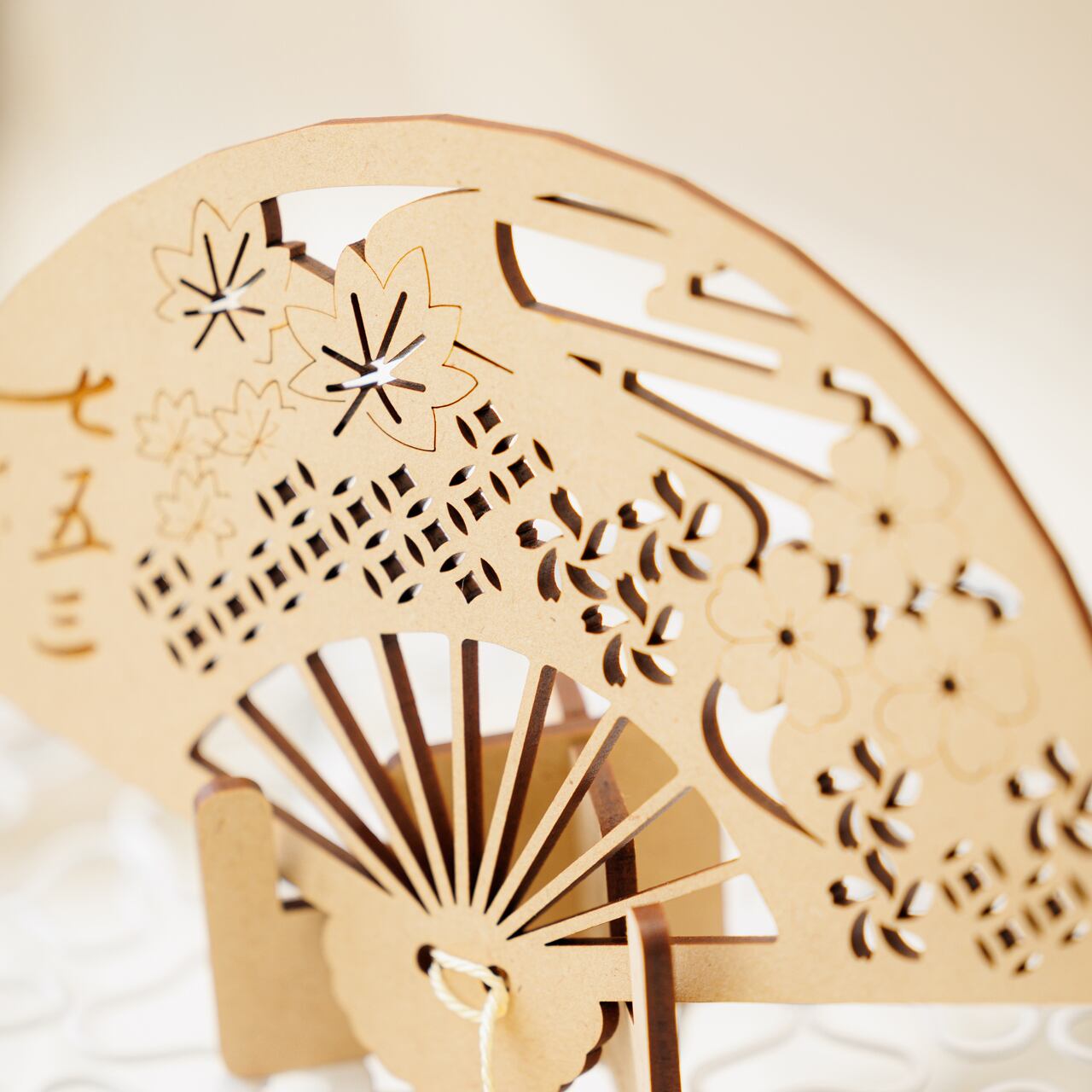 名入れ無料》七五三 扇子⌇木製「桜楓」撮影小物・命名札にも