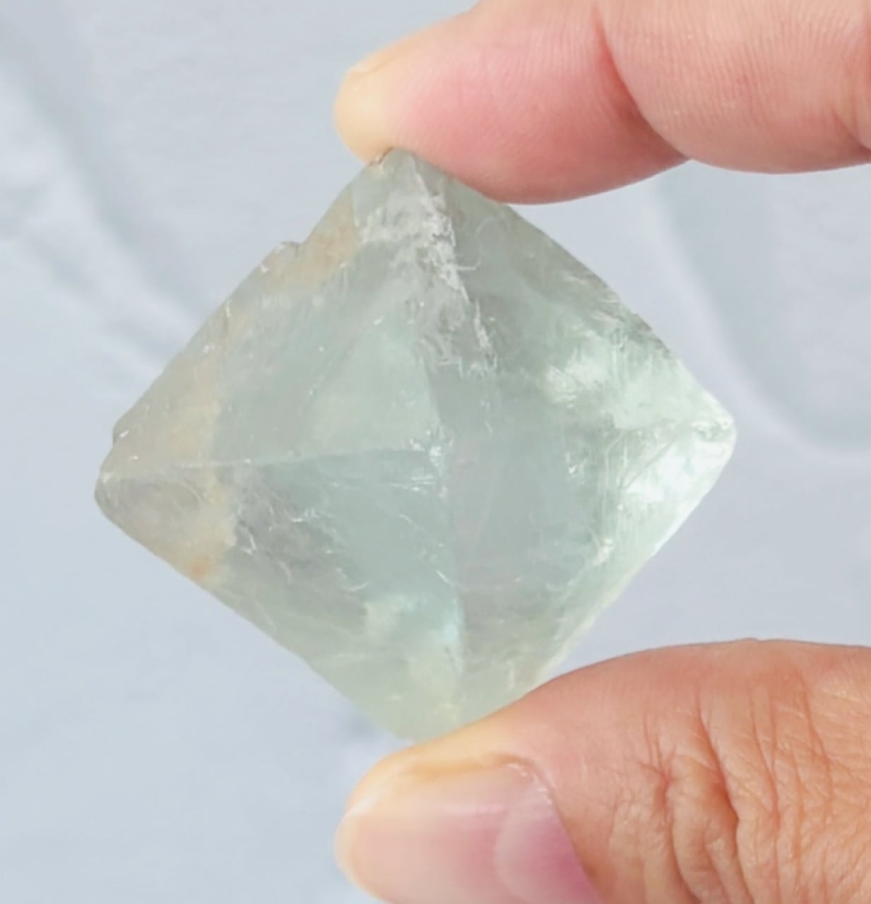 グリーンフローライト ダイヤモンドカット 虹入り天然石 | Pay ID