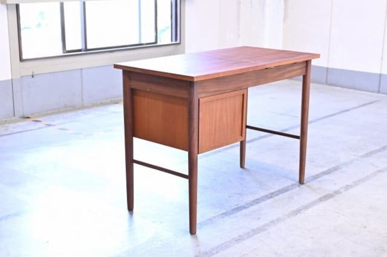 北欧ビンテージ デンマーク製 チーク材 デスク ドレッサー 鏡台 机 片袖 引き出し2杯 ミラー ミッドセンチュリー denmark【中古家具/中古インテリア/USED家具ユーズド家具/リサイクル】