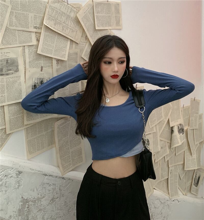 黒のフェイクツーピースデザインTシャツ女性の秋のタイトフィット長袖ボトミングシャツ、ショートトップインタイド ブラックストロベリース12704766043