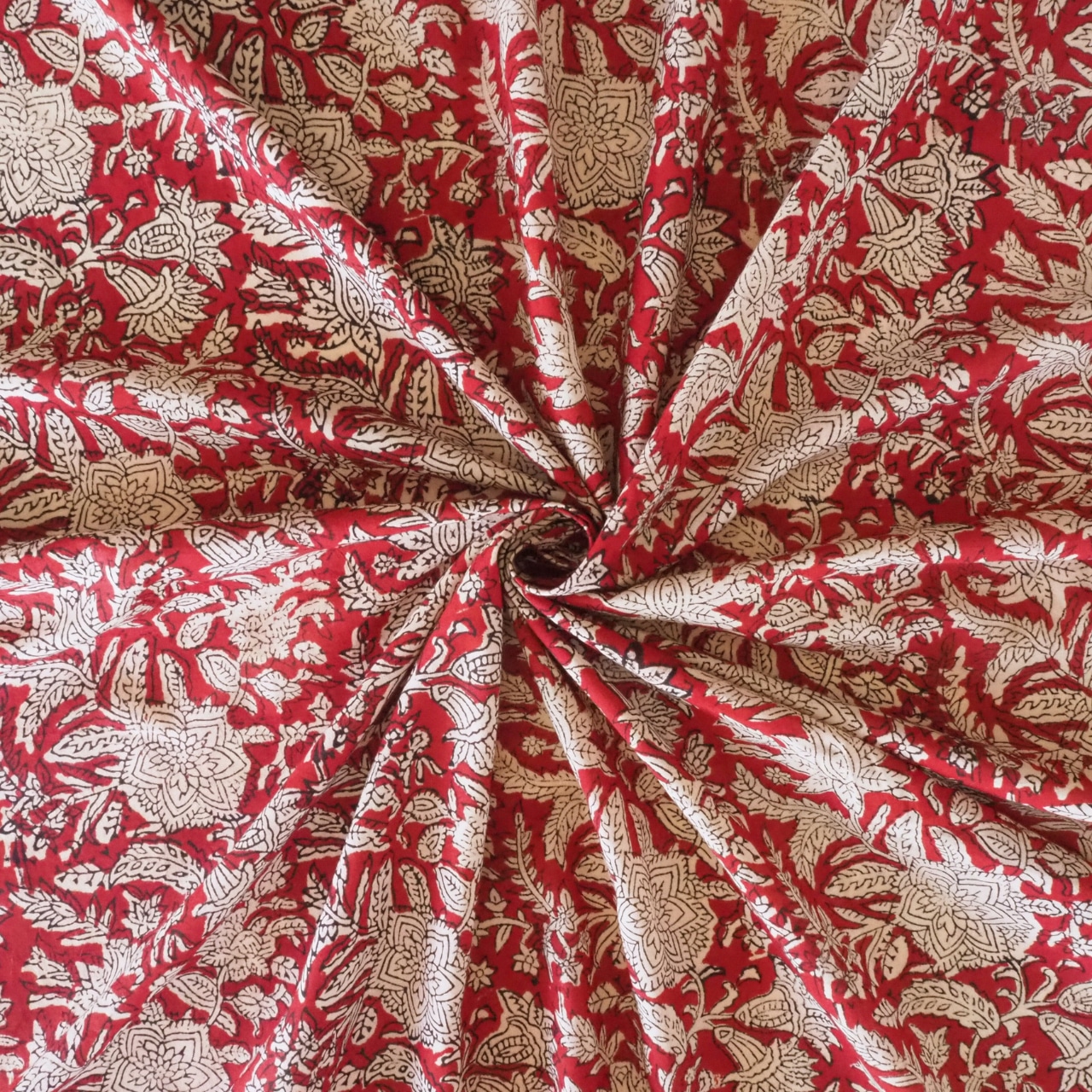 ブロックプリント生地【50cm単位】インド綿 花柄 赤×生成り #37410-RD1