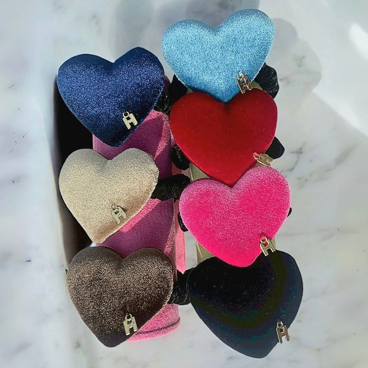 ベロアハートシュシュ