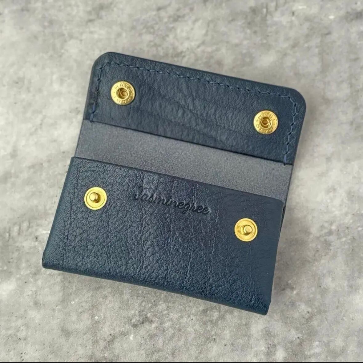 ハンドメイド　二つ折り　革財布　ステアハイド　黒色　真鍮　cx-hw-000re cx-hw-000re | Pay ID