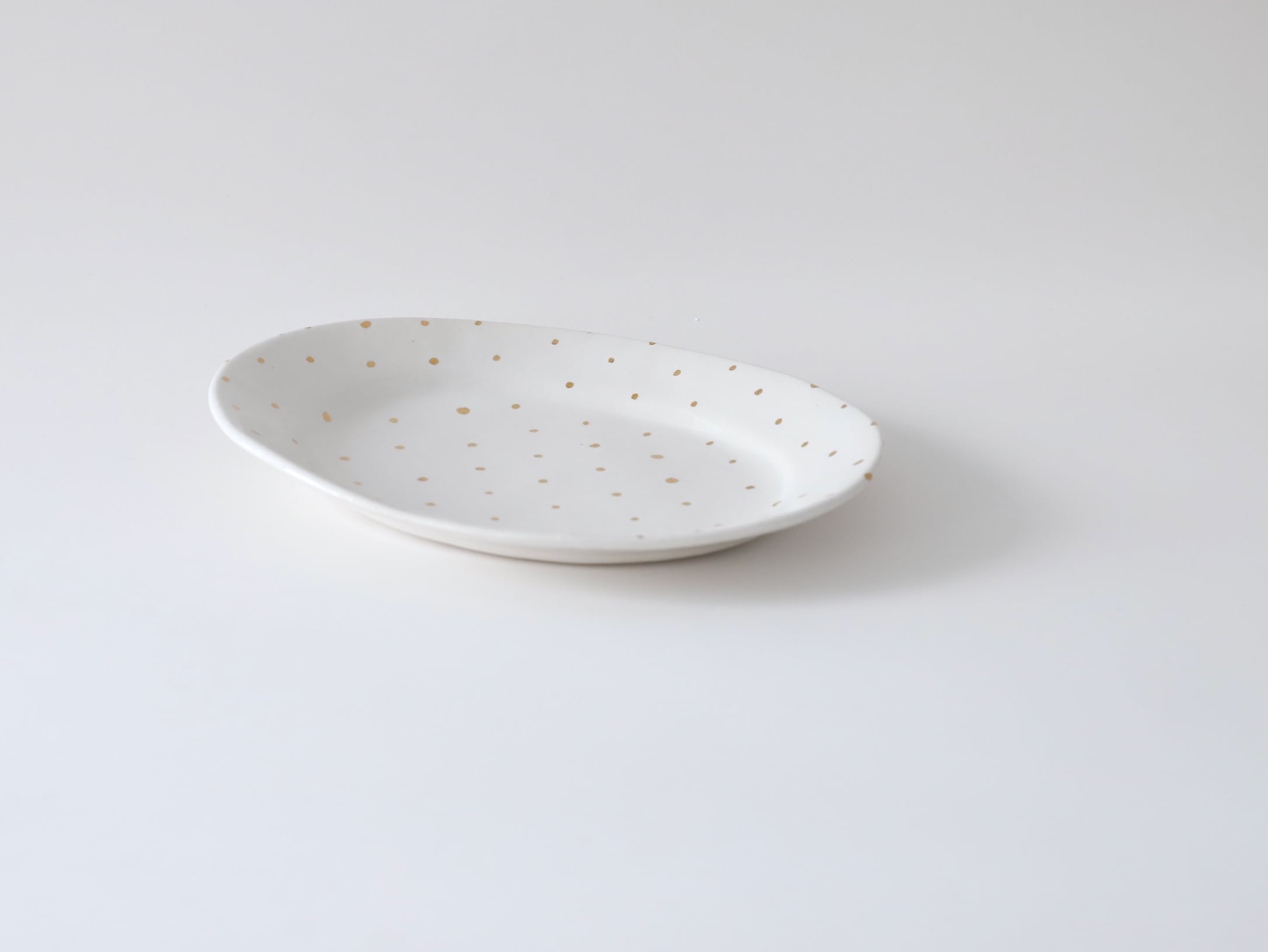 中囿義光 オーバル皿（金彩） ドット C | Galerie NUAGE