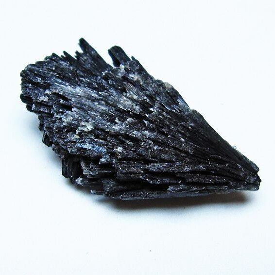 ブラック カイヤナイト 原石 一点物 171-7613