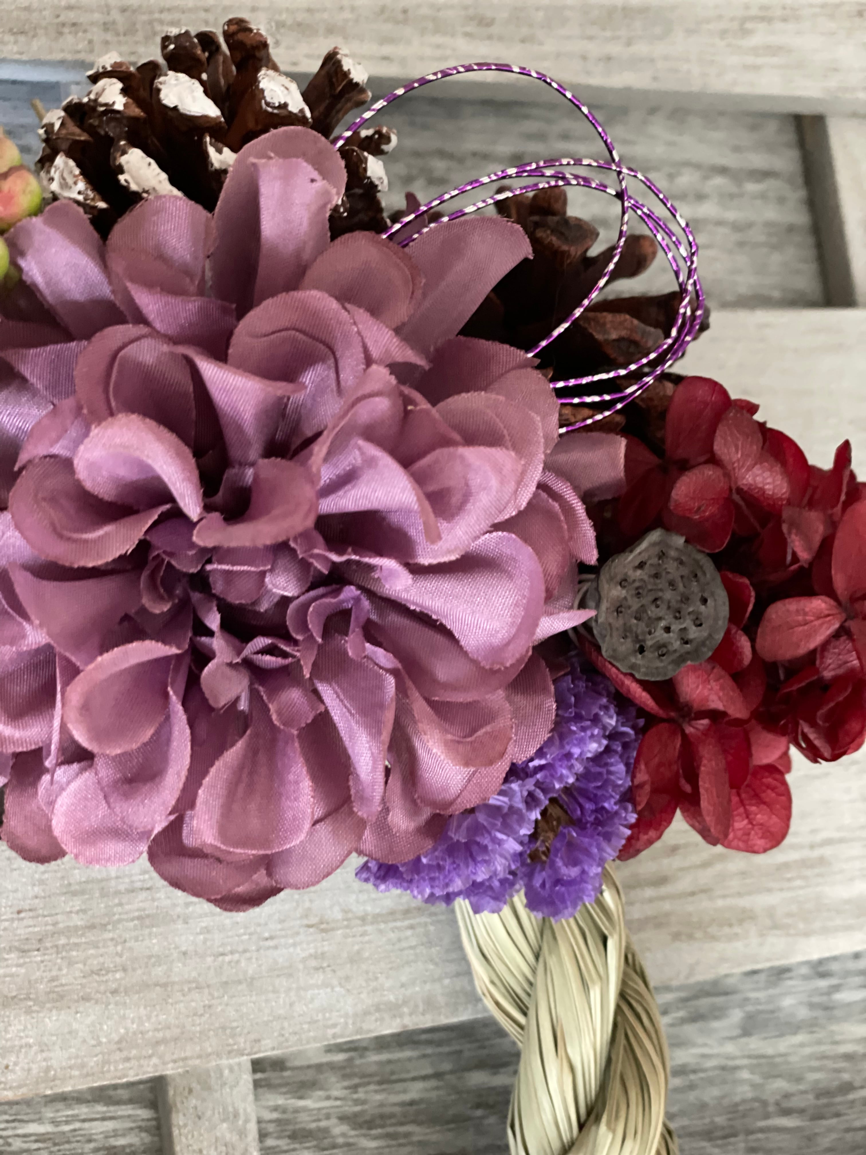 パープルダリアのしめ縄リース♡お正月飾り♡2025年 パープルダリアのしめ縄リース♡お正月飾り♡2025年 パープル ダリアの