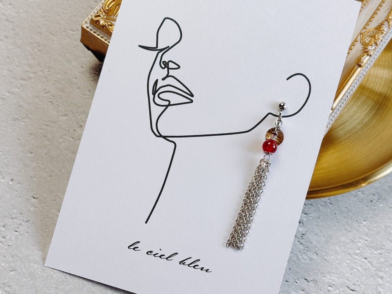 耳元揺れるイヤリング カーネリアン ゴールド/シルバー