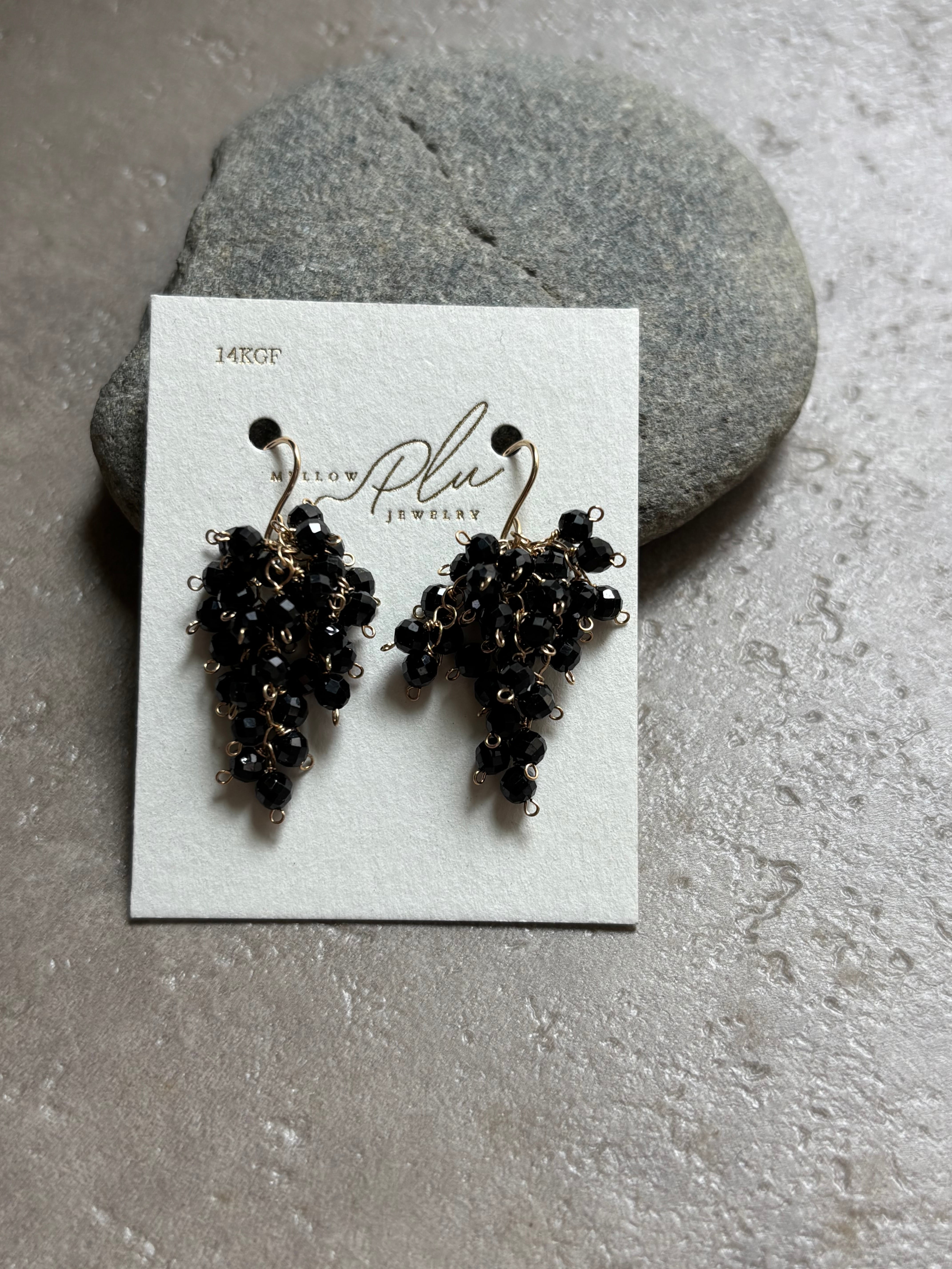 14kgf》ブラックスピネルの実りのピアス 大 | mellow PLU