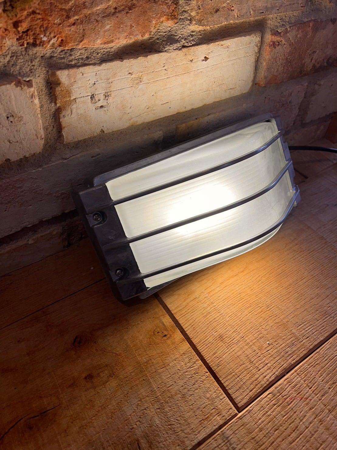 リュクス・インダストリアル ウォールランプ | izumi Lamp