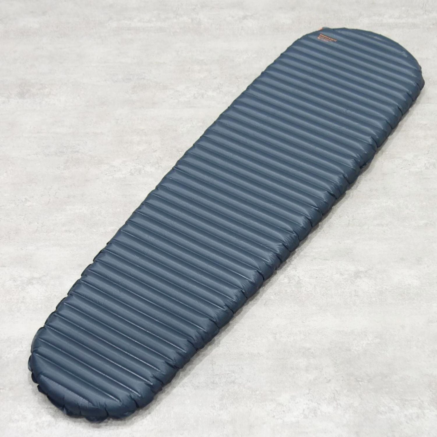 極美品 サーマレスト THERMAREST NEOAIR Uberlite Rサイズ ネオエアー