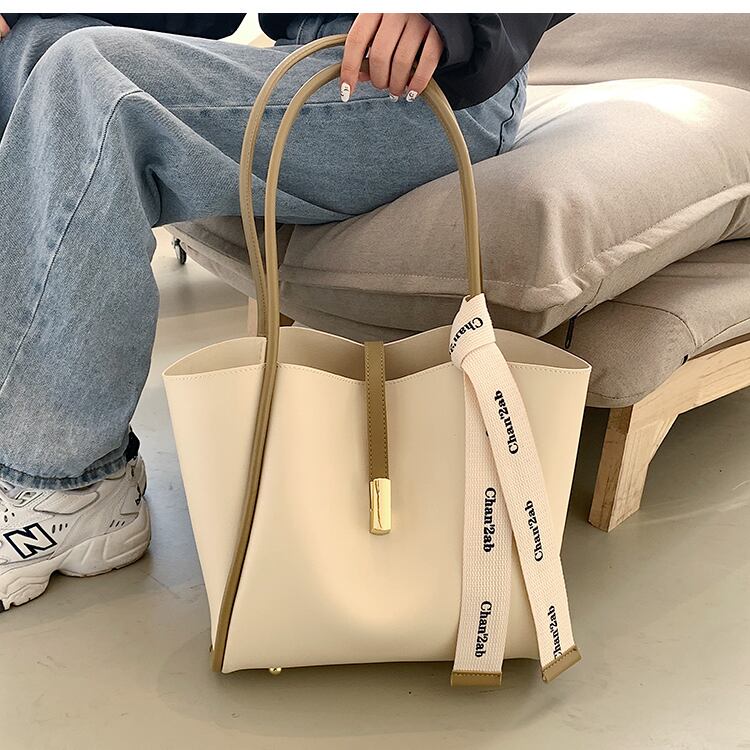 送料無料】レディース トートバッグ ポーチ付き 2点セット 大容量