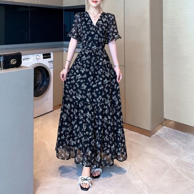 ワンピース フレアワンピース  花柄ワンピース ロング マキシ丈 半袖 Vネック Aライン ウエストゴム シンプル 大人 上品 エレガント 存在感 花柄 春 夏 レディース  デート お出かけ 休日 旅行 普段使い 体系カバー プレゼント 送料無料 S M L XL 2XL 3XL 4XL ホワイト ブラック