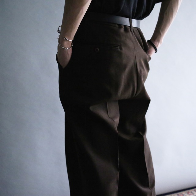 3-tuck straight silhouette dark brown super wide slacks