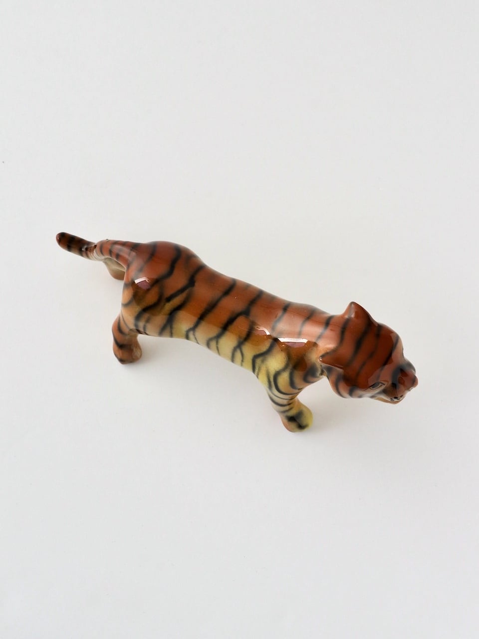磁器の虎の置物 チェンマイタイガー｜Ceramic Tiger Figure – Chiang
