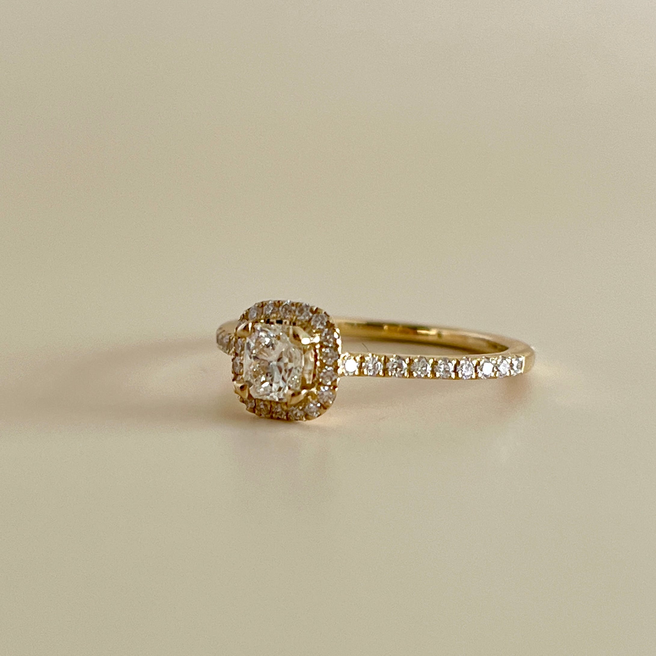 ダイヤモンド ヘイローリング 0.336 ct K18イエローゴールド チェカ