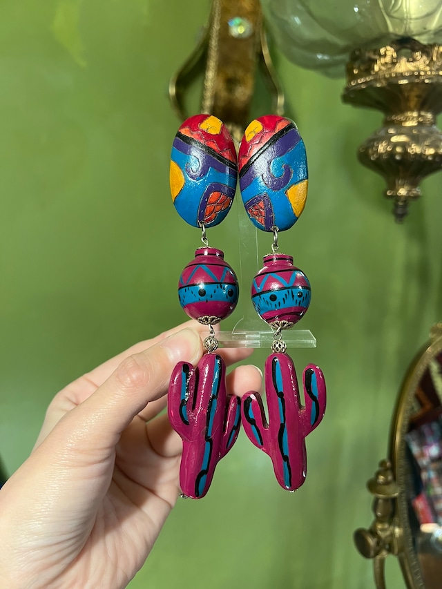 Vintage desiner's  wood handpaint saboten earrings ( ヴィンテージ  ウッド サボテン イヤリング