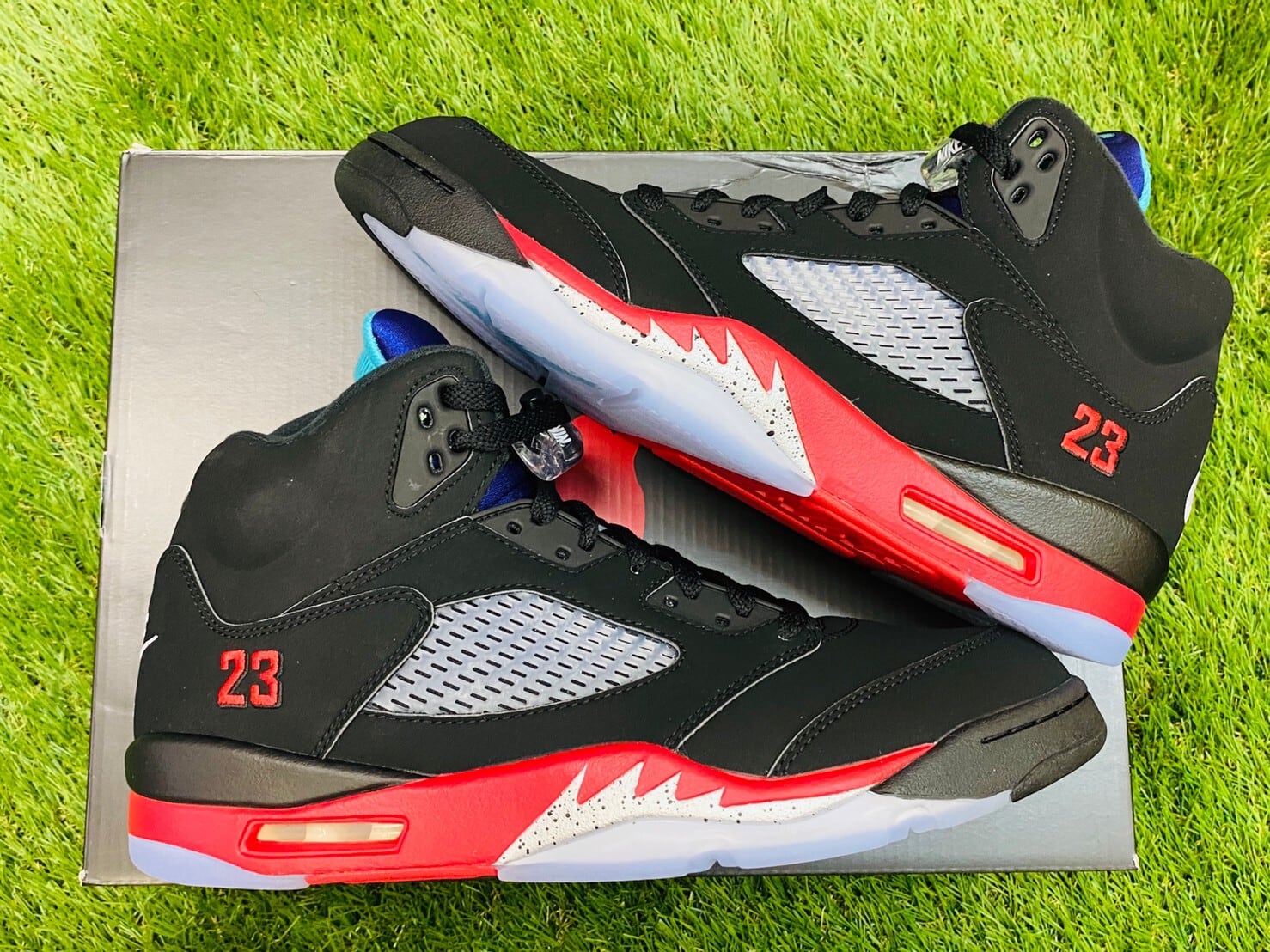 30％OFF NIKE AIR JORDAN 5 RETRO TOP3 CZ1786-001 29㎝ 200JH7979  