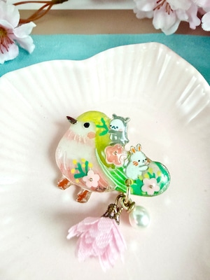 ブローチ『春告げの鳥さんと遊ぶだる☆』
