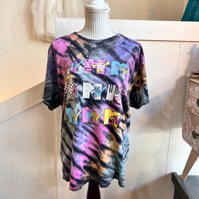 "MTV" TyeDye used T-shirts