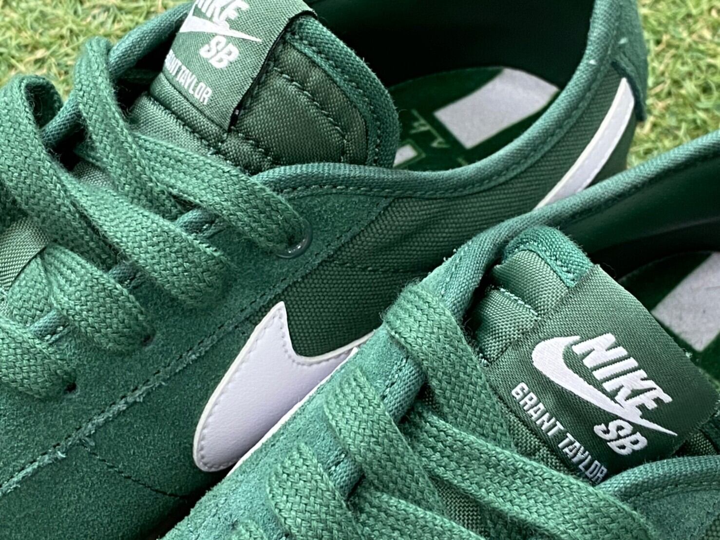 NIKE SB ZOOM BLAZER LOW PRO GT QS GREEN 