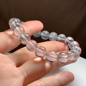 1.カラーレスフローライト・ブレスレット