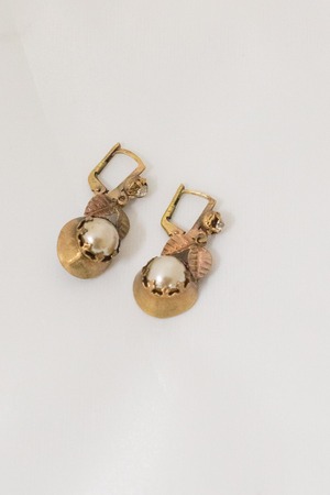 【Run Rabbit Run Vintage 】Pearl plant pierce