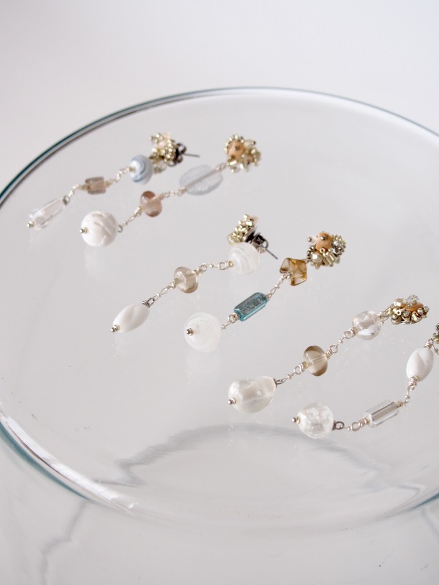 " White glass collage earrings " -2way-