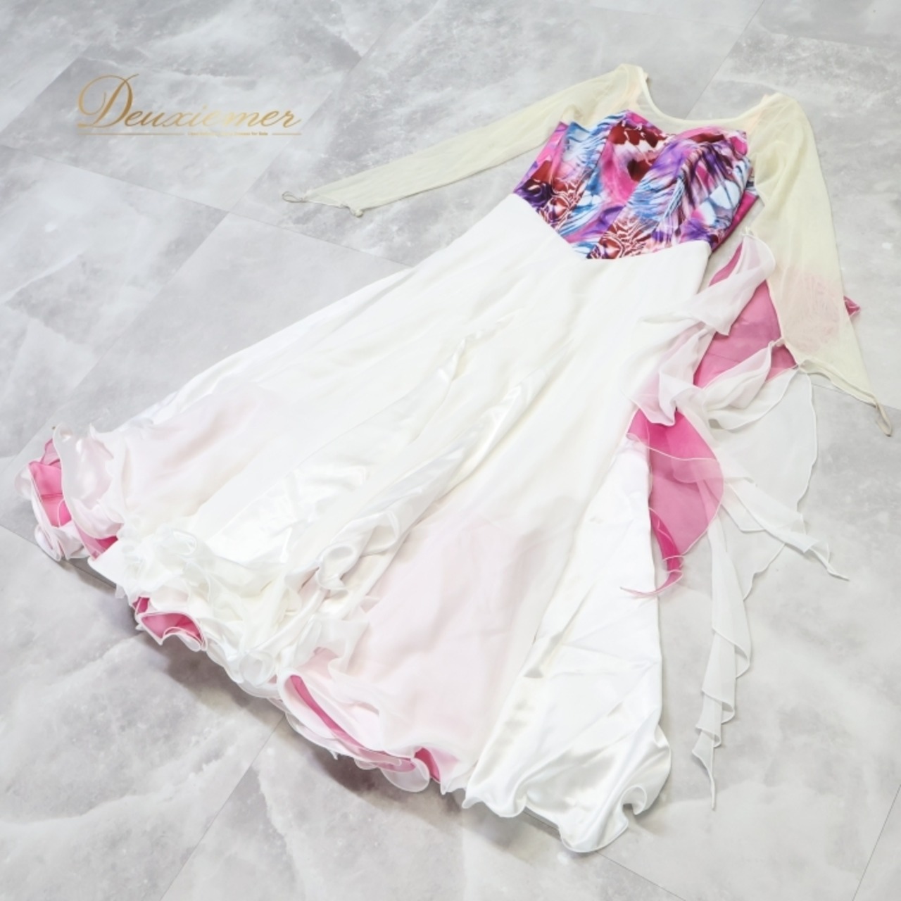 社交ダンス 衣装 ワンピース ドレス スタンダード フロート レース 白 ピンク サンリーヌ Sanline パーティ 発表会 軽い フリル ホワイト系 ピンク系 明るい 色味 女性用 ドレッシー 競技用 ステージ衣装 フェス