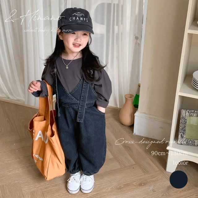 送料無料　キッズ　クロスデザインデニムオーバーオール　韓国子供服　90cm～130cm　90　100　110　120　130　女の子　ゆる　ゆるっと　ゆる　女の子　Vデザイン　ジョガー　パンツ　サロペット　オールインワン　裾ゴム　デニム　ジーンズ　シルエット　かわいい　おしゃれ