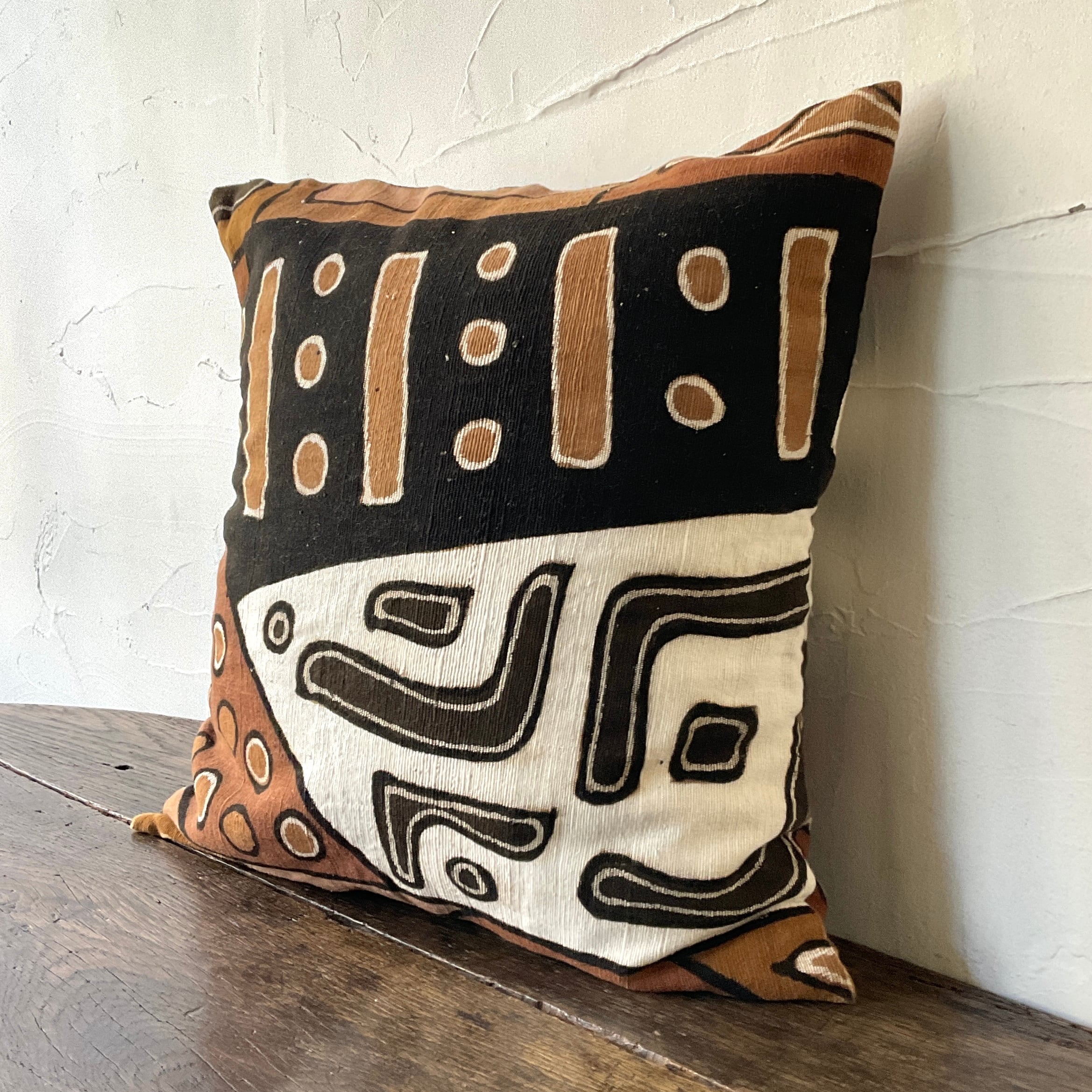 泥染めクッションカバー(ゴリラ)