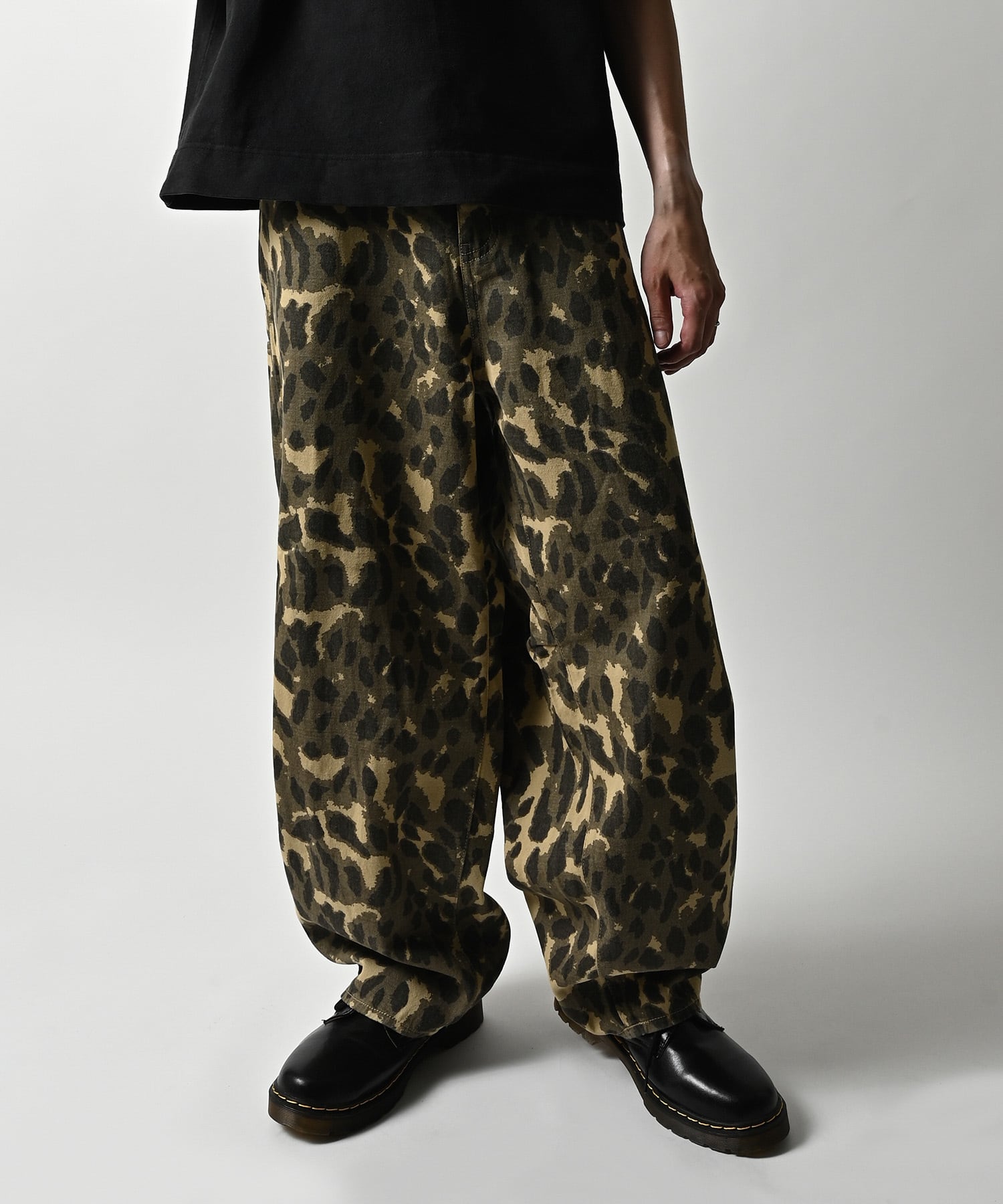 ATELANE All-over pattern twill curve pants. Can be worn as a set. (CAMO/BEG ) 25A-28070