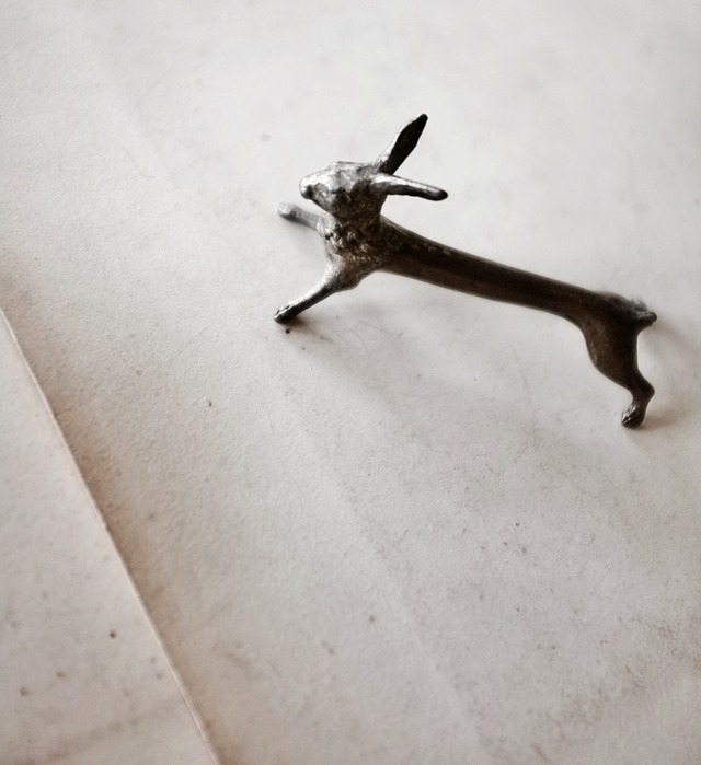 フランス 黙想する動物たちとカトラリーレスト  うさぎさん アンティーク