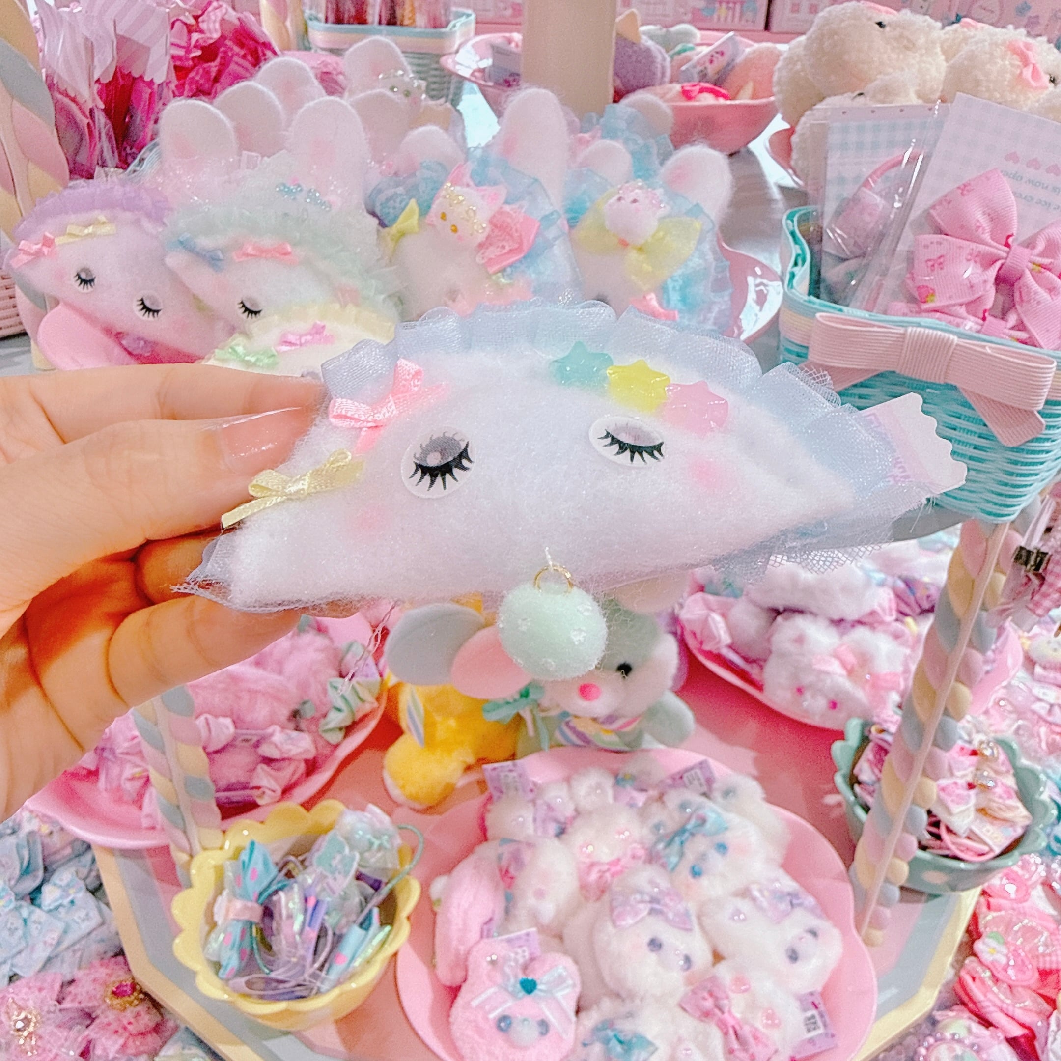 【M4】69-12ウインクするよ♪メルヘン餃子ヘアクリップ