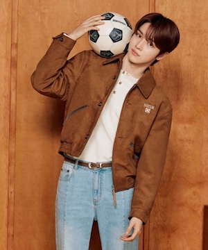 在庫少なめ!《RIIZE×SATUR 》ソンチャン 着用!【SATUR】★RIIZE PICK☆Theo Fox Suede Short Jacket Camel Brown