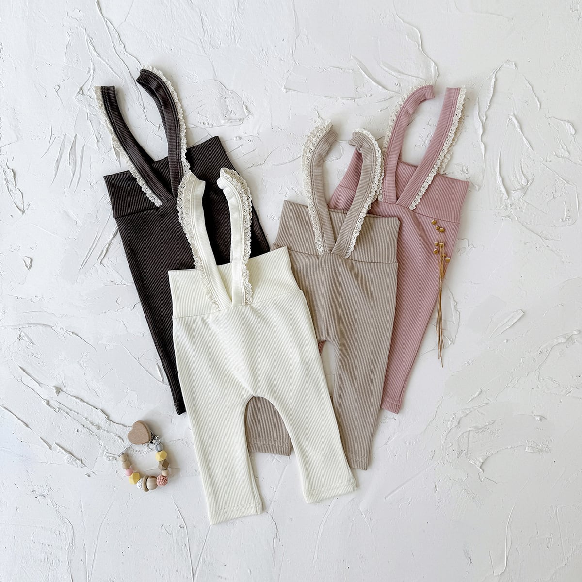 フリルサスペンダー付きレギンス