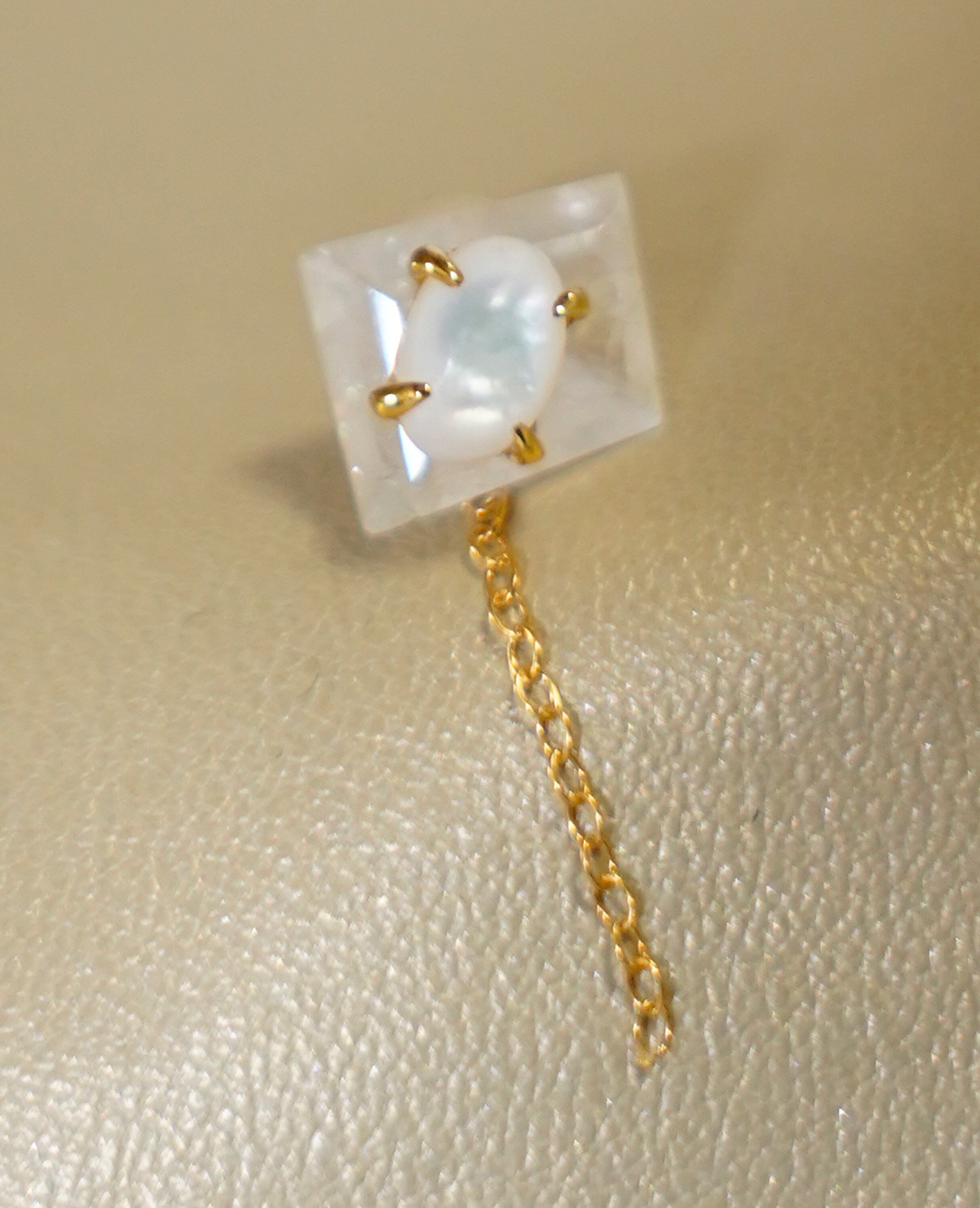 (SV)Beryl&Mother of Pearl pierced