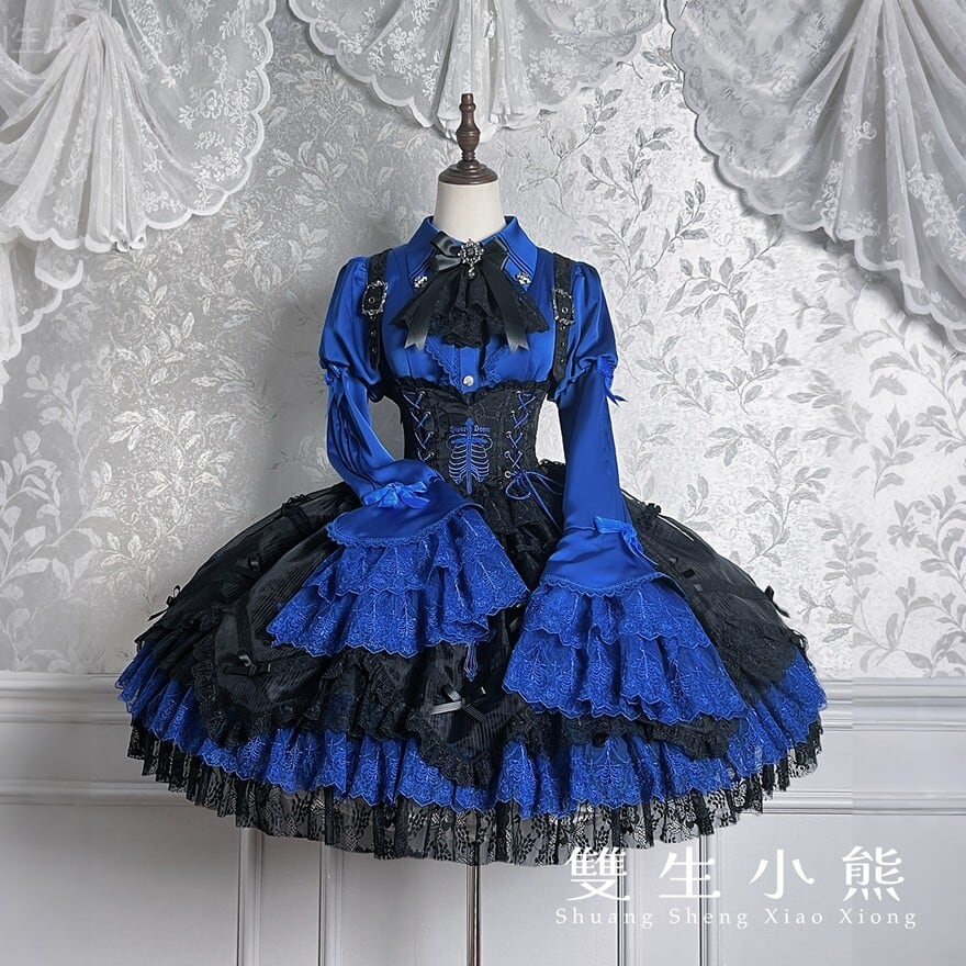ゴスロリ｜可憐な姫袖ブラウスと編み上げジャンスカの王道セットアップ