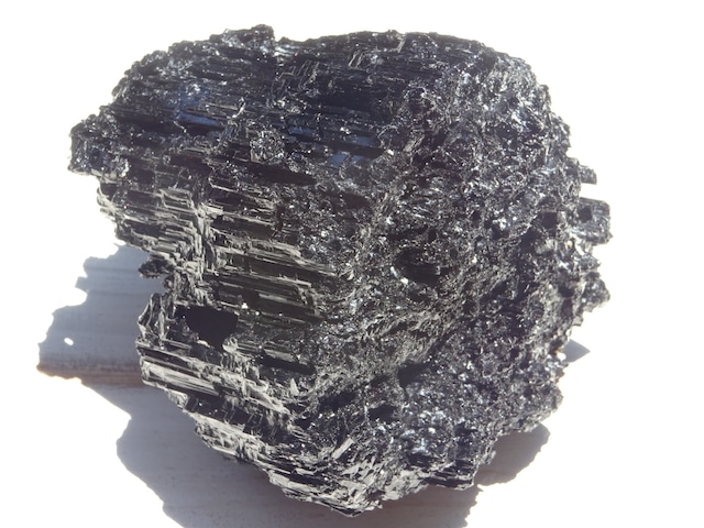 アイス・ブラックトルマリン ~黒のもりびと~