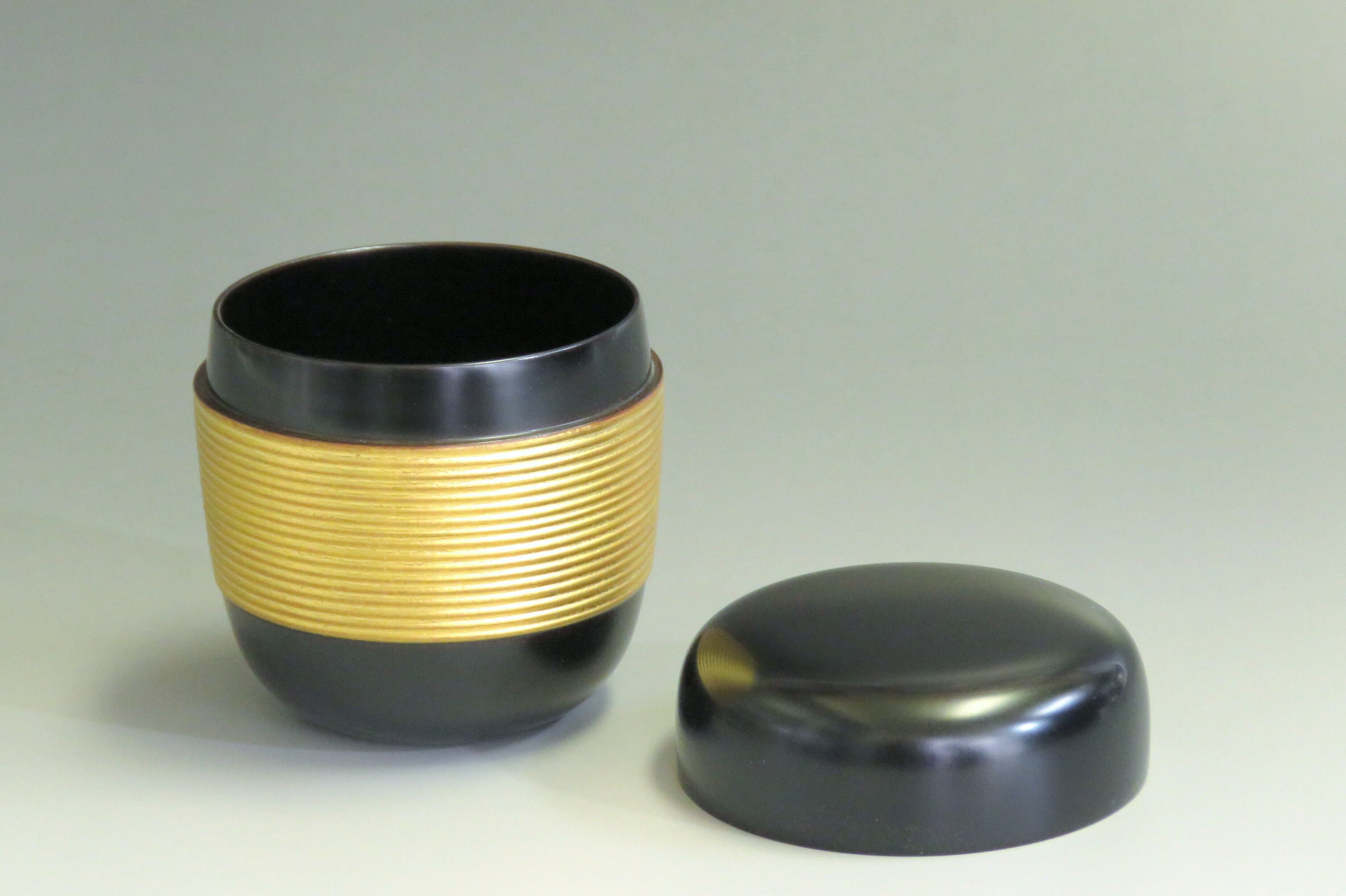 初瀬川柳庵 糸巻棗(黒) 木製漆器 純金箔押 | こがん堂 大阪・梅田の