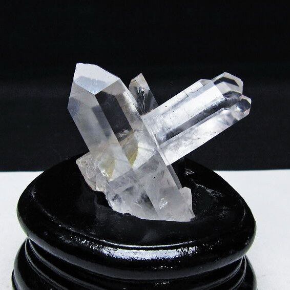 水晶 クラスター マダガスカル産 台座付属 水晶 原石 一点物 172-4377