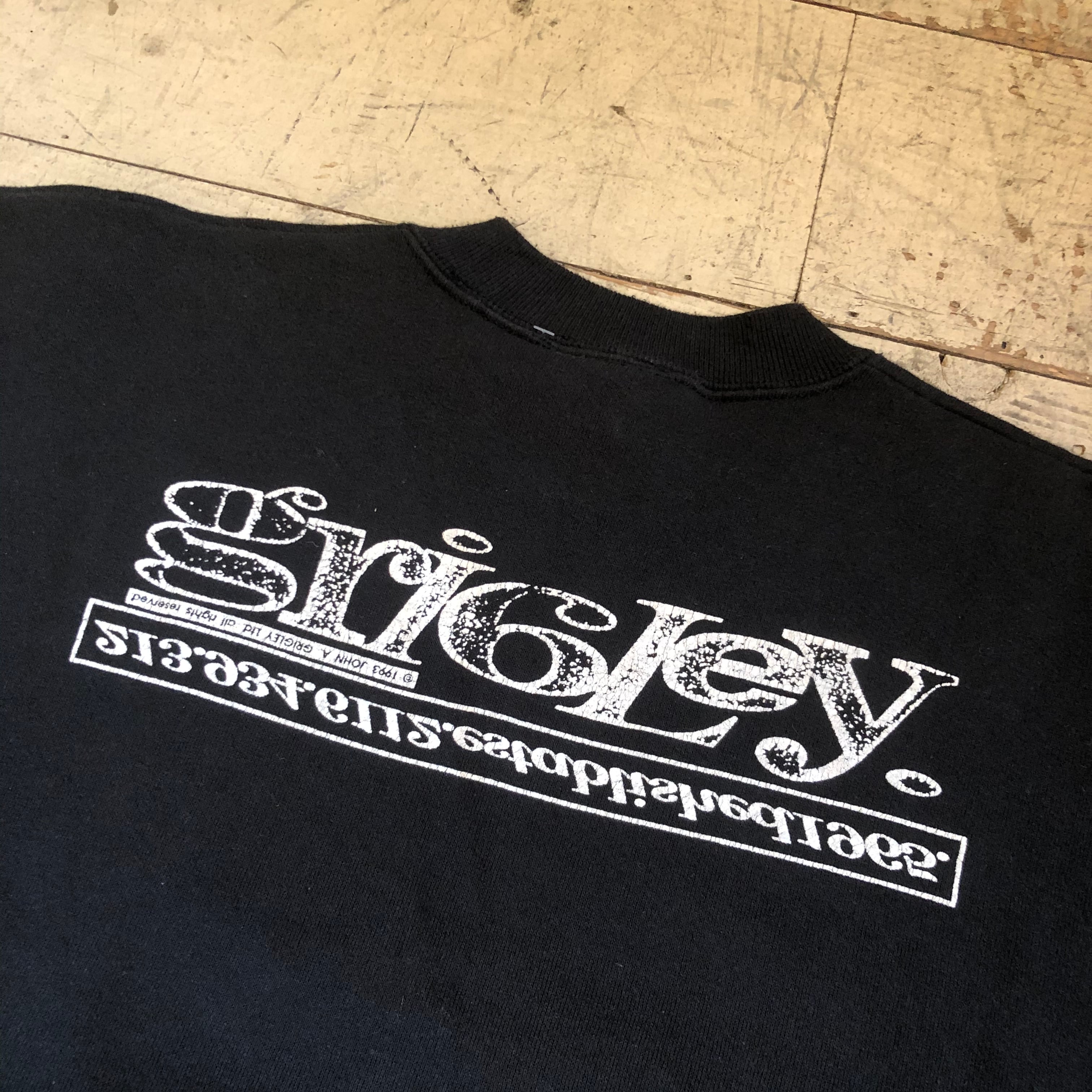 90s OLD GHOST sweat | What’z up powered by BASE