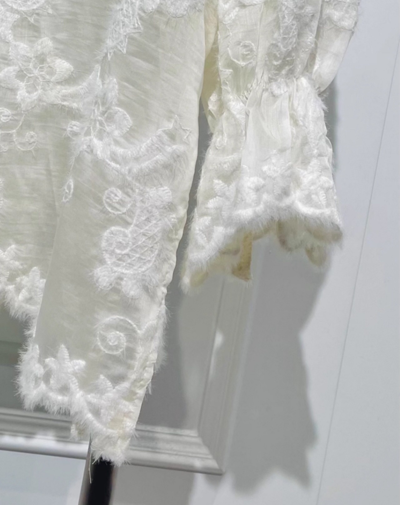 刺繍入シルクブラウス