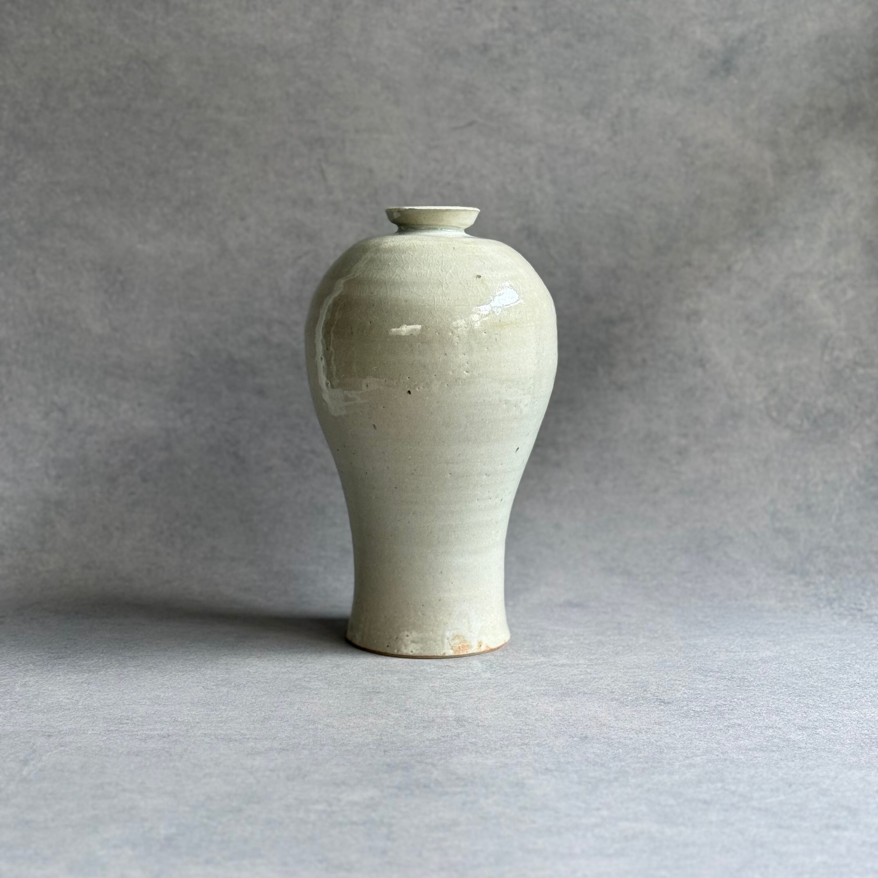 日高伸治 青白磁 梅瓶 | gallery 一白