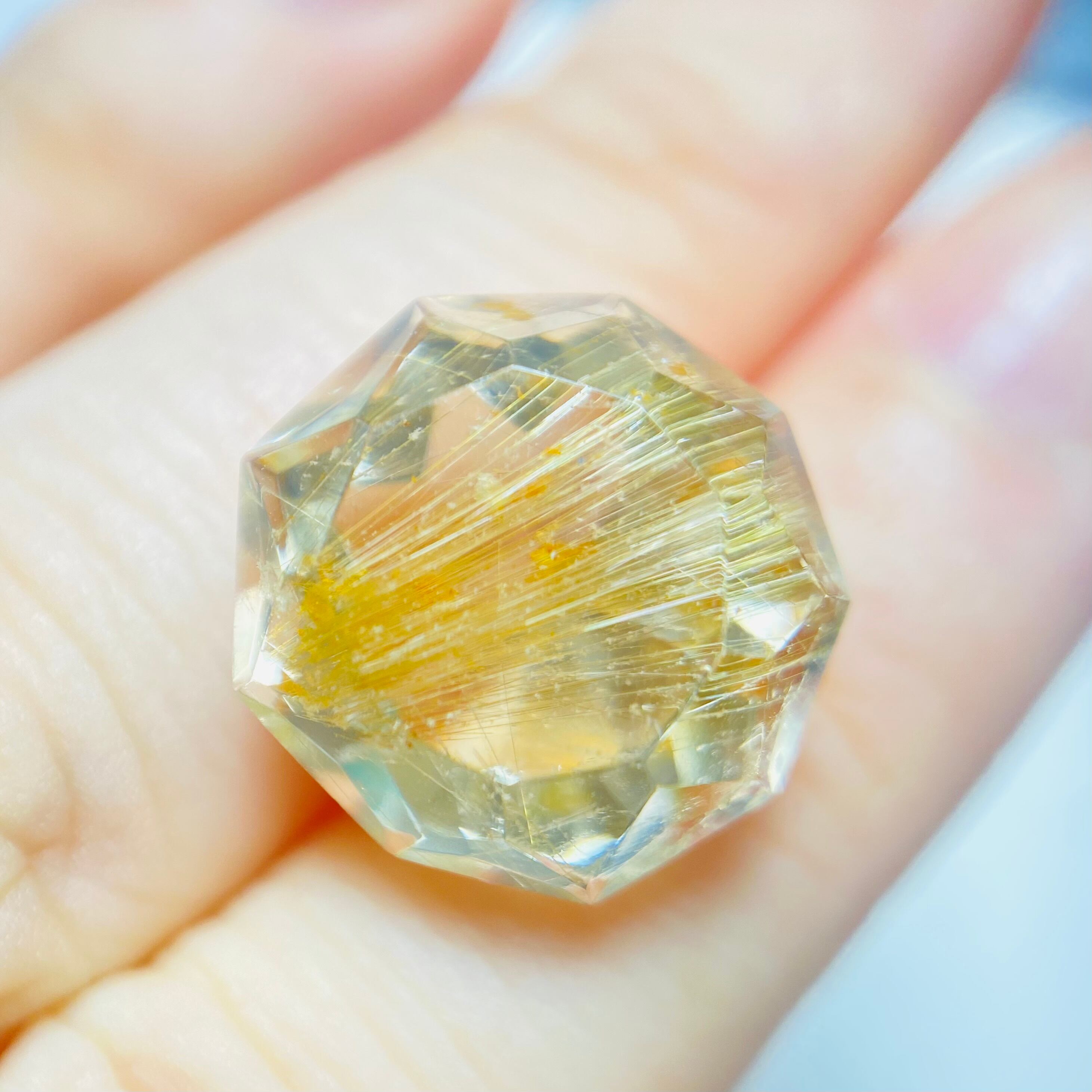 舞い上がる花火 ルチルクオーツ