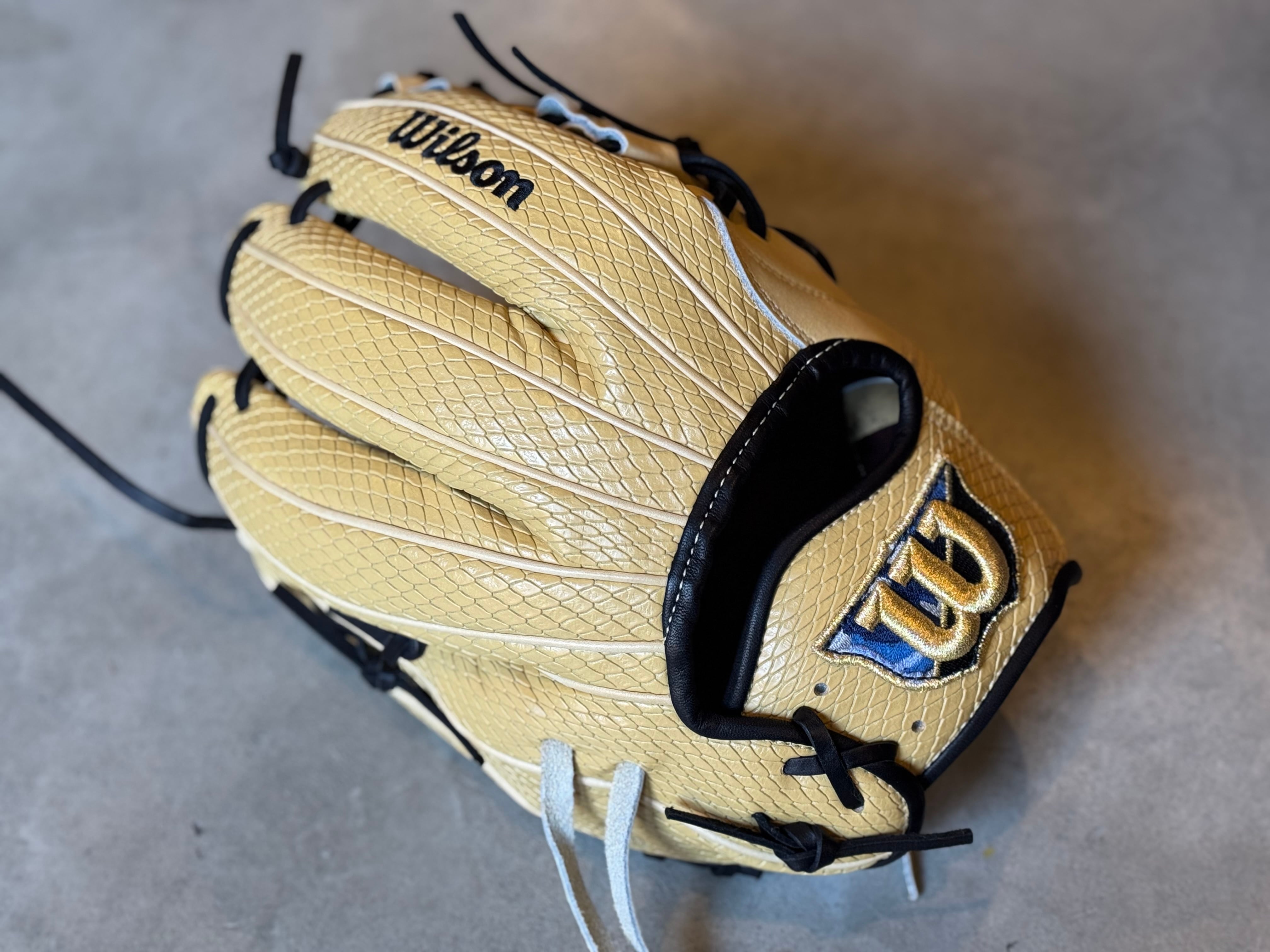 型付け済即戦力‼︎ 87スポーツ限定モデル【Wilson】軟式用グローブ 