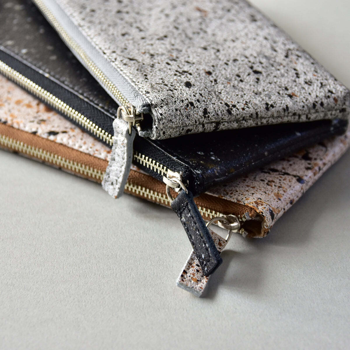 MIKAGE】HALF ZIP WALLET LARGE / ハーフジップウォレット ラージ | ON