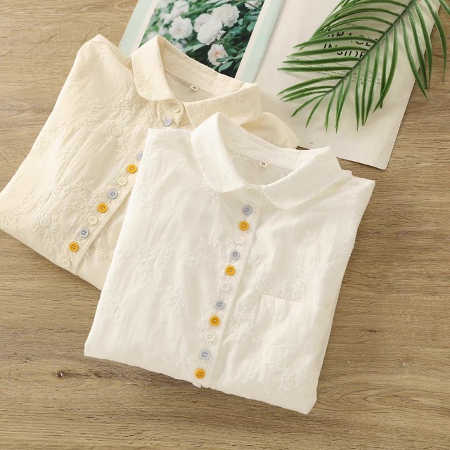 カラフルボタン丸襟刺繍ブラウス  2color   fu1110