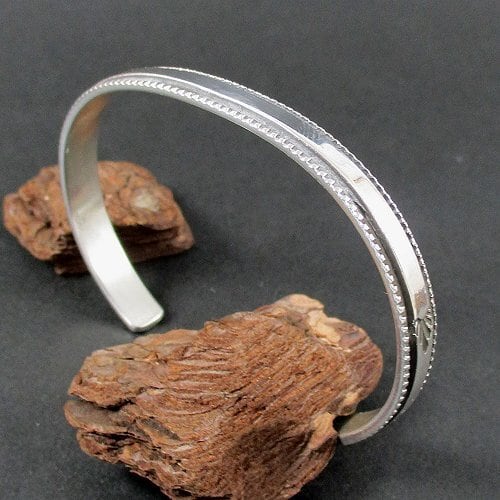 NAVAJO Bruce Morgan チゼルワークバングル STERLING NAVAJO Bruce Morgan チゼルワークバングル STERLING - メルカリ