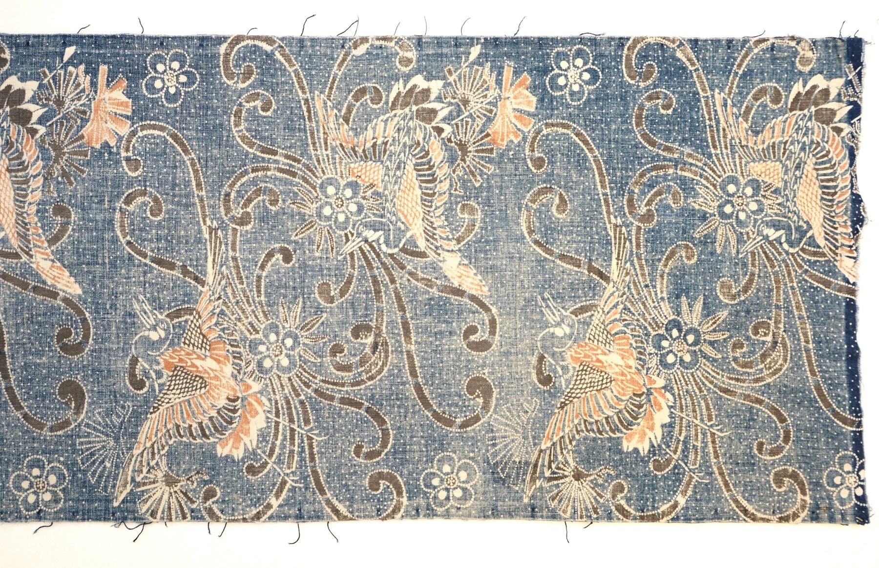 型染め　朱入り　藍染め　木綿　古布　藍染　リメイク　アンティーク　時代布 型染め 朱入り 藍染め 木綿 古布 藍染 リメイク アンティーク 時代布