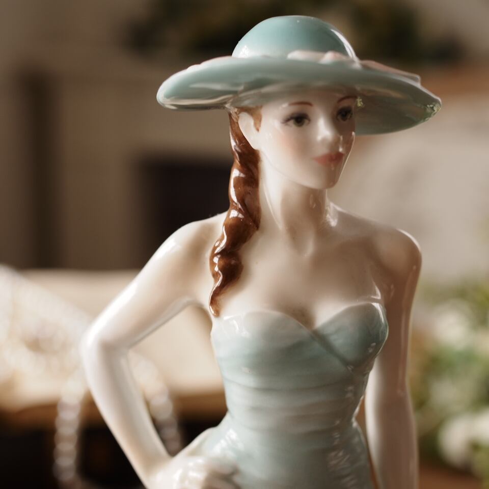 美品】英国ロイヤルウースター Serena 1997年製 フィギュリン